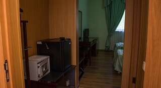 Гостиница Aliya Даховская Стандартный двухместный номер с 2 отдельными кроватями и видом на горы-4